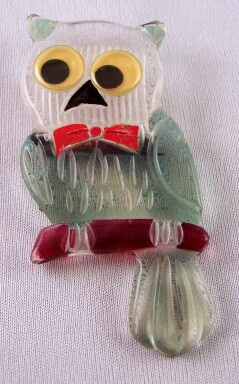 BP6 lucite googly eyed owl pin